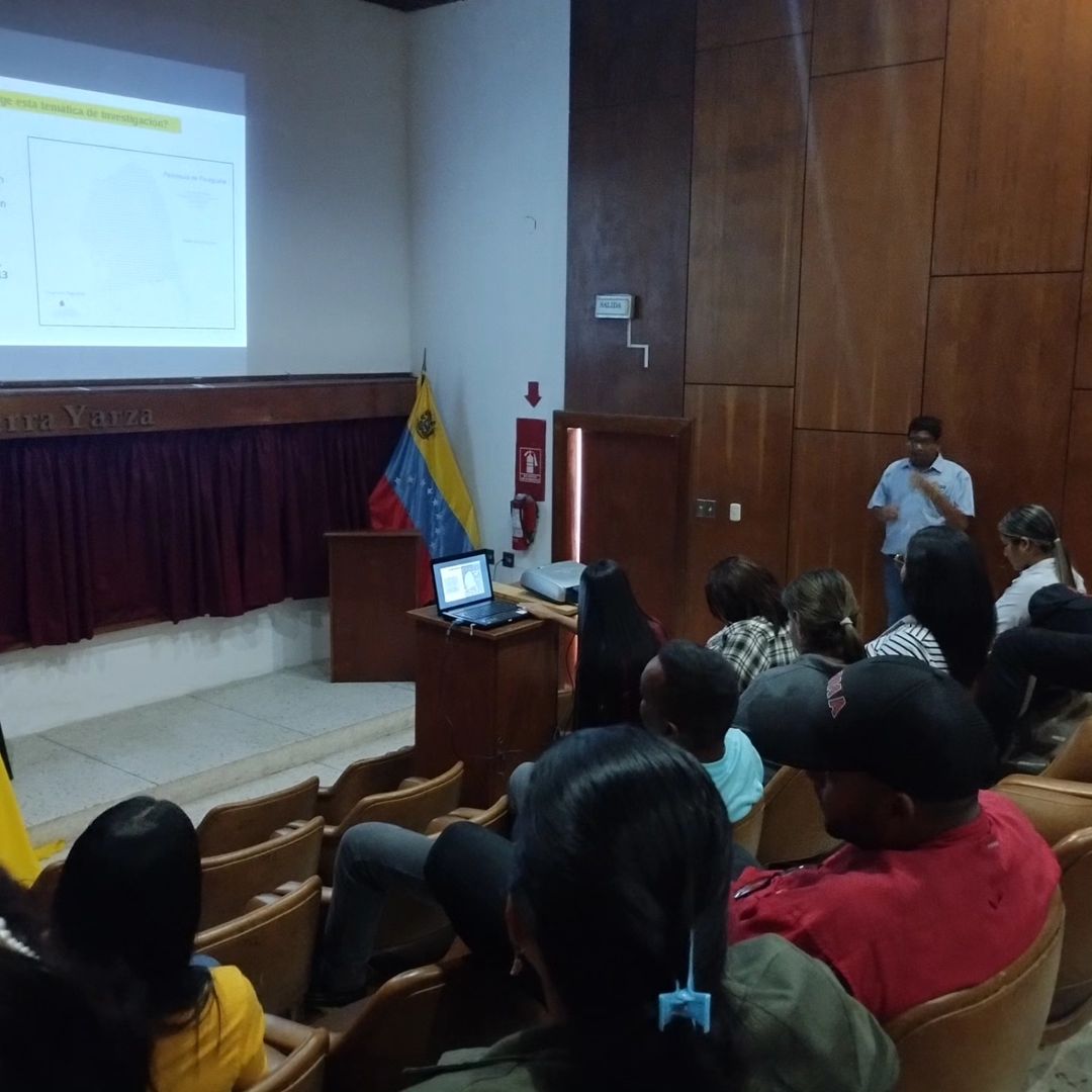 Trabajadores y Trabajadoras de la Fundación CIEPE reciben el Seminario de Investigación "Evaluación de la Calidad del Agua subterránea en la Península de Paraguaná como Base para la Gestión del Riego"