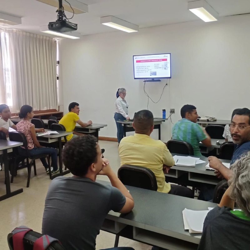 Fundación CIEPE recibe a estudiantes de la Universidad Nacional Experimental Simón Rodríguez dictándole diferentes cursos en Área de Alimentos