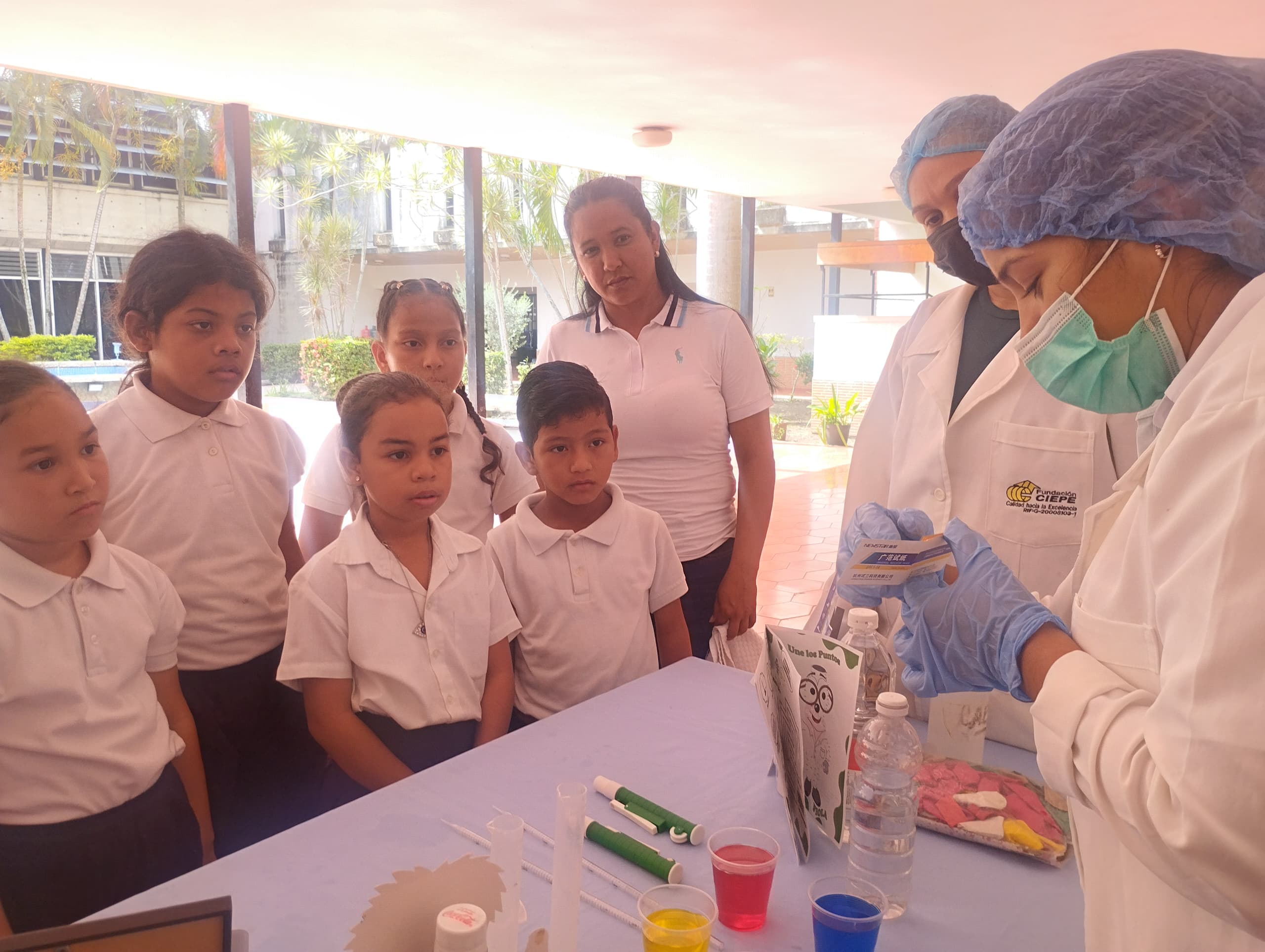 La Fundación CIEPE recibe a estudiantes de la Escuela Josefina Elias Parra de Oropeza, con Programa Nacional Semilleros Científicos