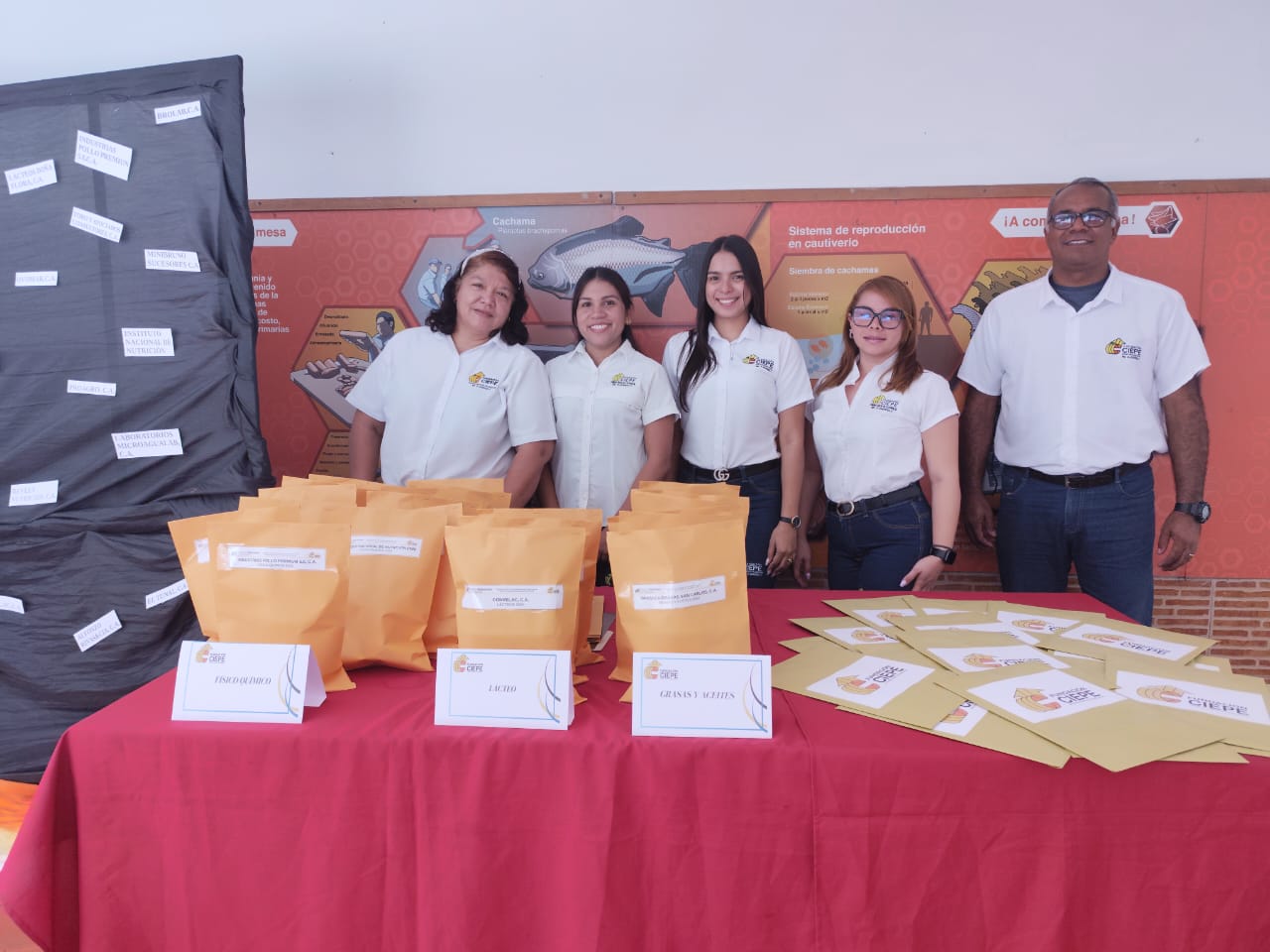Fundación CIEPE, entrega la primera muestra para ser evaluada por las empresas del sector público y privado en el marco del Programa de Comparación de Resultados Interlaboratorios (PCRI) 2024.