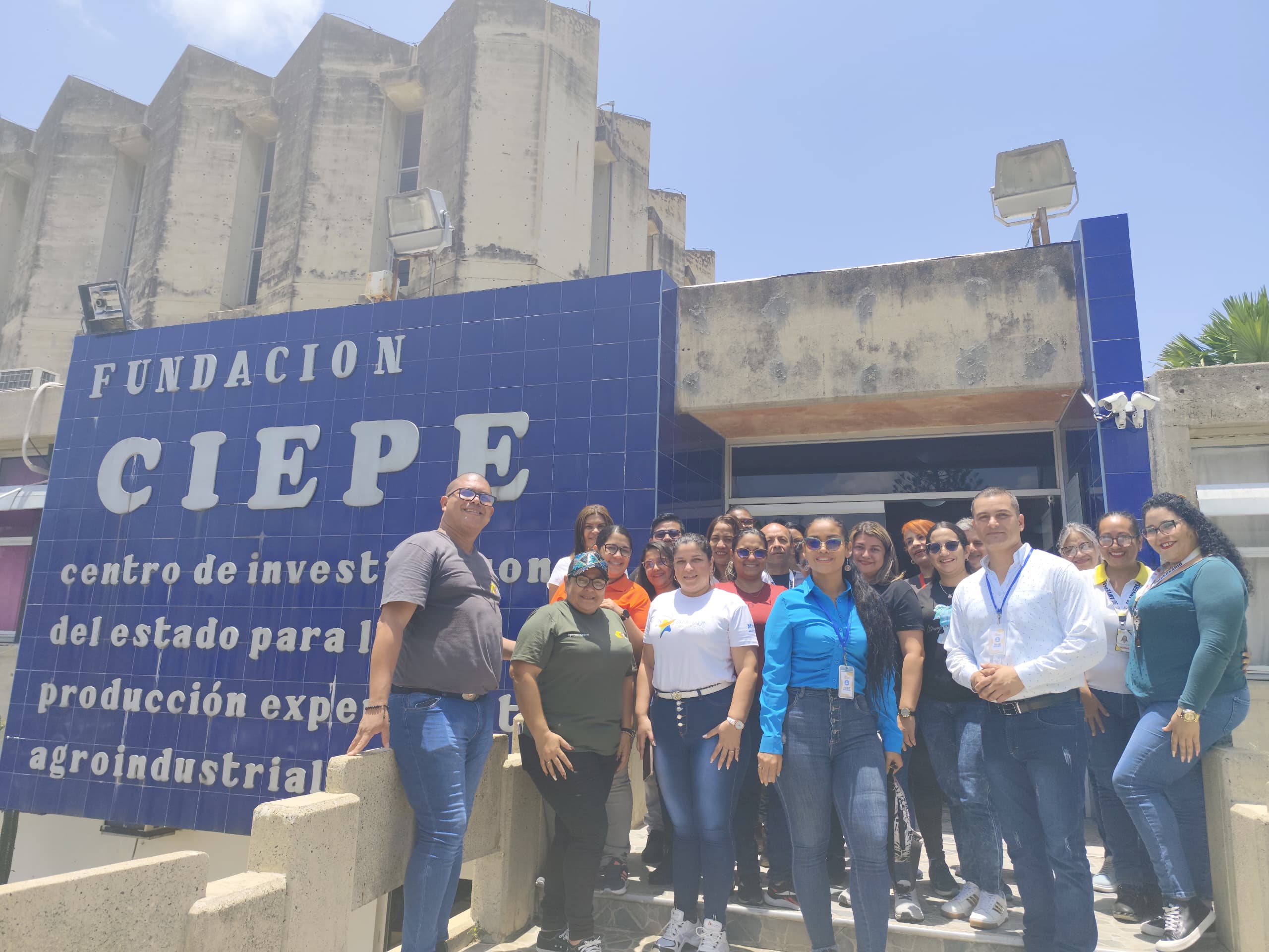 Personal de la Fundación CIEPE, participa en el Taller "Liderazgo y Crecimiento Personal".