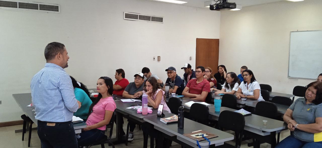 Personal de la Fundación CIEPE, se forma a través del Taller de Producción Radial, módulo II.
