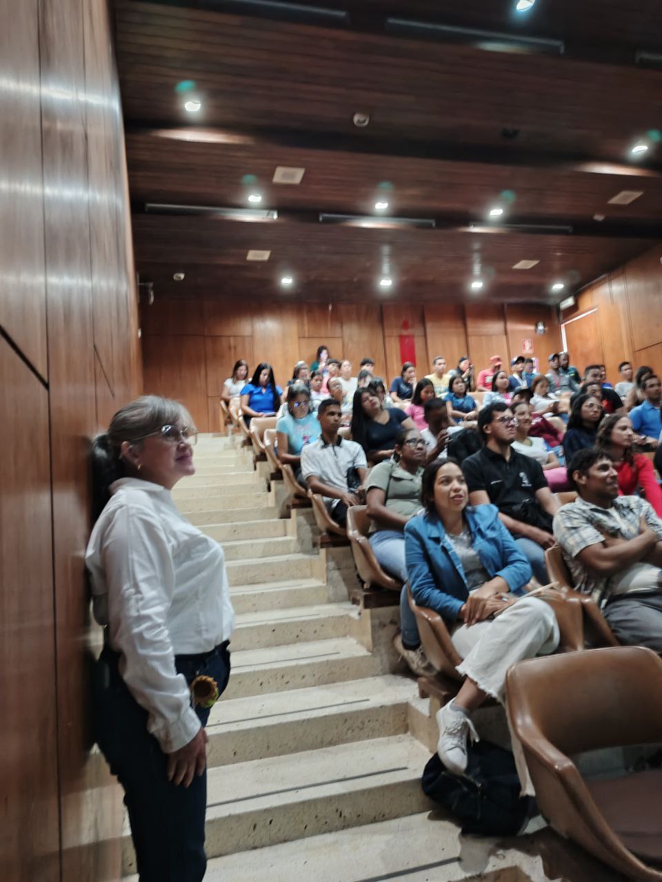 Fundación CIEPE, socializa a estudiantes universitarios, sobre los Microorganismos.