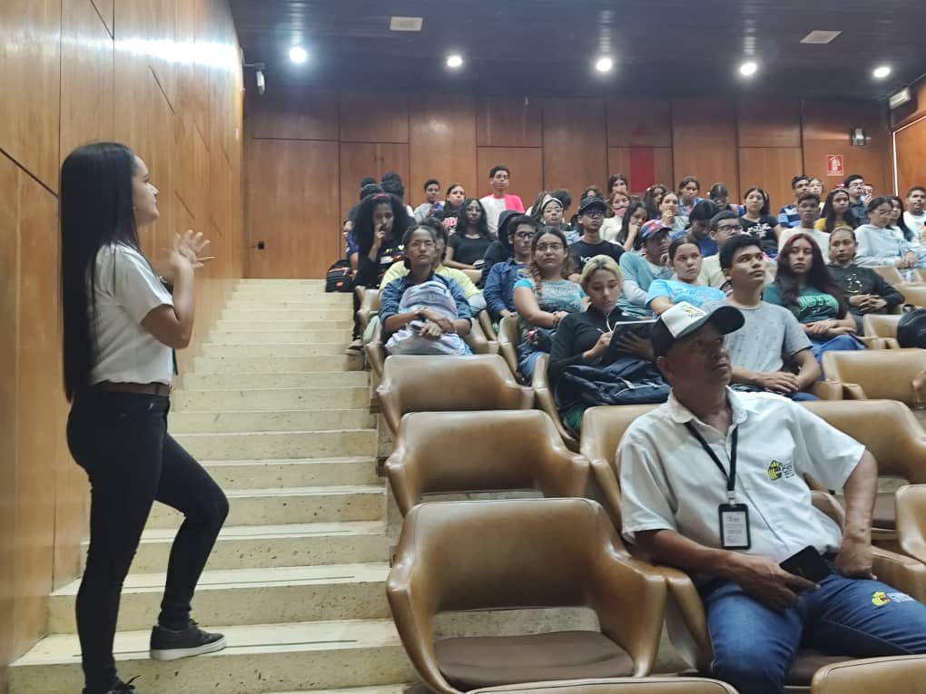 Fundación CIEPE realiza Conversatorio sobre herramienta de edición audiovisual.