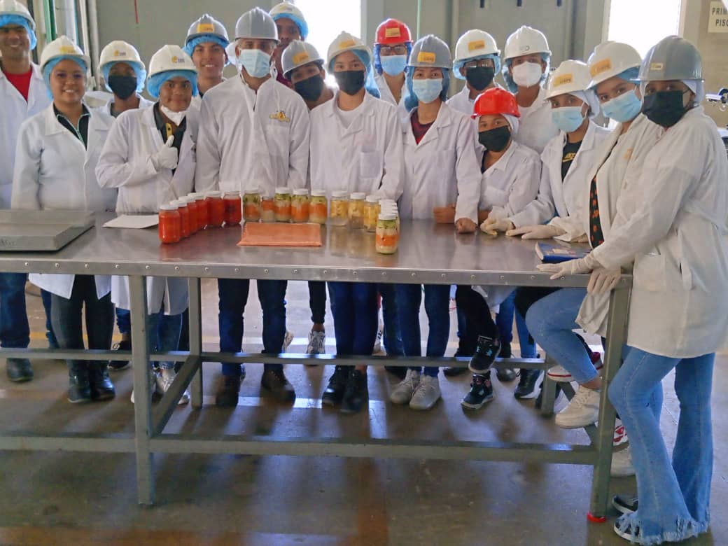 Fundación CIEPE forma a estudiantes universitarios en el procesamiento de Frutas y Hortalizas .