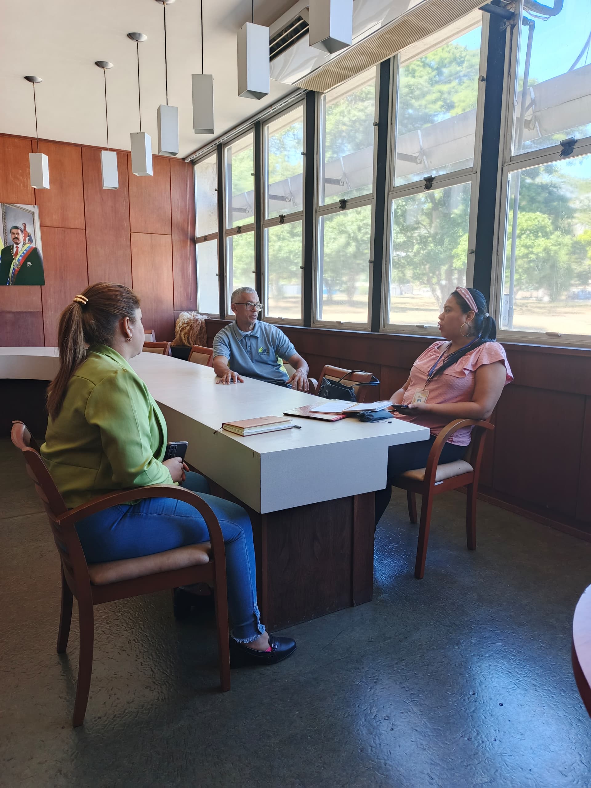 Fundación CIEPE y la UNESR sostienen reunión productiva para generar acuerdos institucionales.