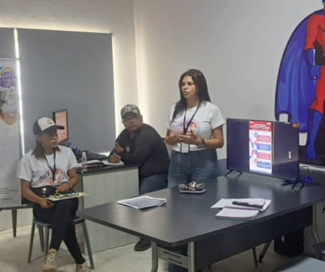 Fomenta en la comunidad organizada el uso amigable y eficiente de los recursos naturales