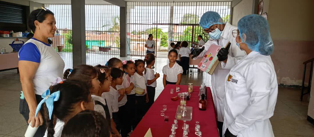 La Fundación CIEPE se traslada a la Escuela Básica Rafael Andrade con el Programa Nacional de Semilleros Científicos