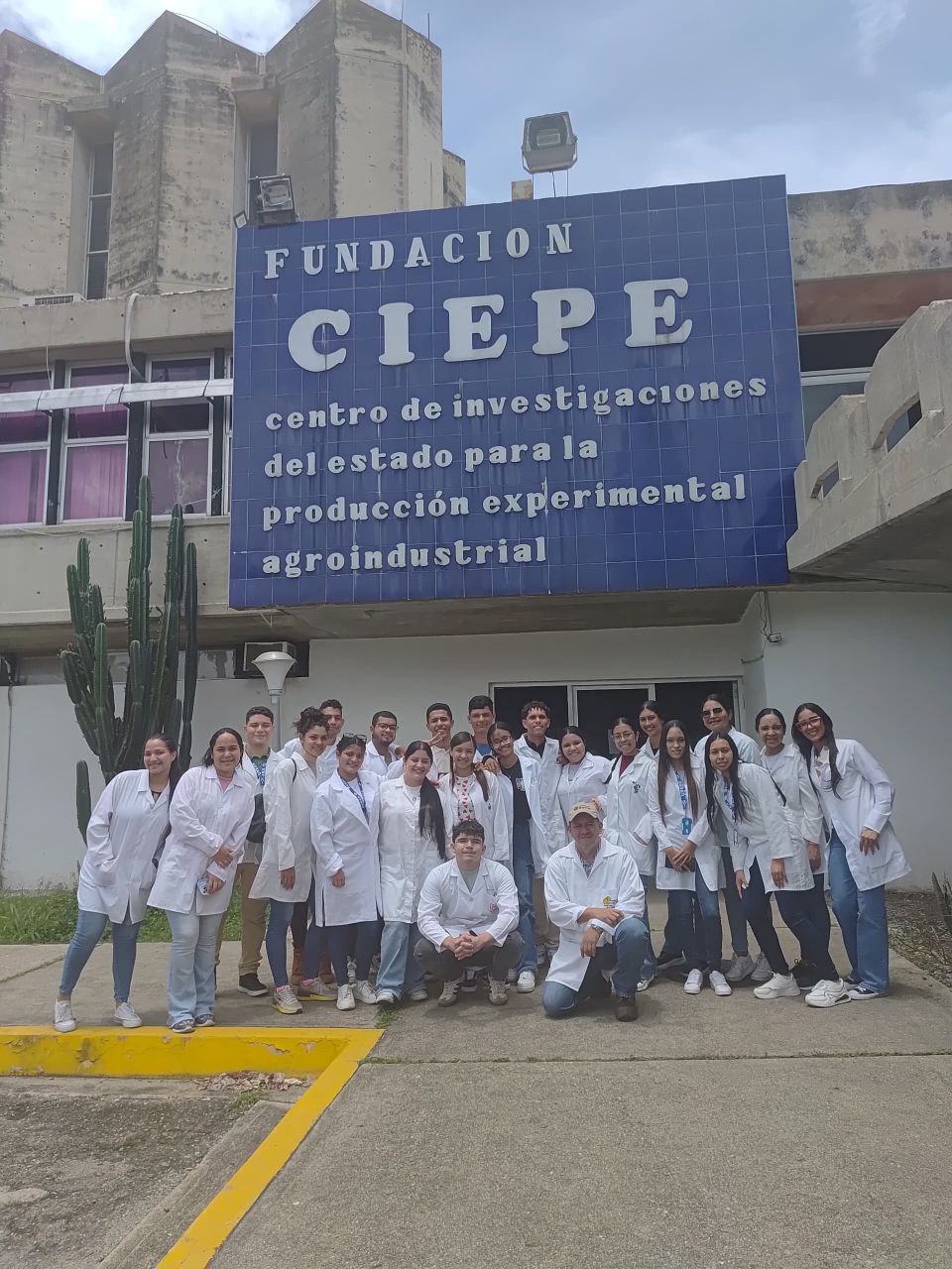 Estudiantes de Ingeniería en Alimentos de la UNESR visitan instalaciones de la Fundación CIEPE