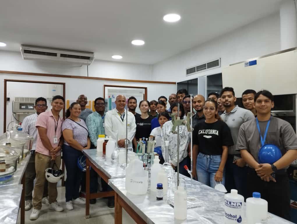Práctica y Conocimiento, Estudiantes de Instrumentación y Control de la UNEY visitan la Fundación CIEPE