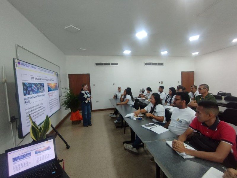 Fundación CIEPE impulsa la investigación agroalimentaria con el conversatorio "Vida microscópica, impacto global"